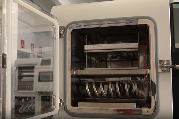 加熱式冷凍干燥機的原理、結構及智能應用指南