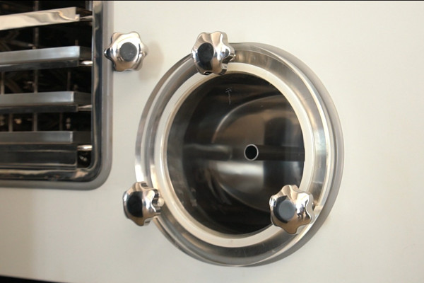 新芝真空冷凍干燥設備實拍圖2