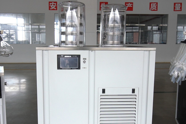 新芝小型凍干機設備實拍圖2